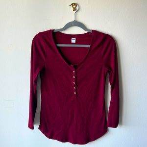 Old navy cranberry red Henley/thermal top. 3/4 sleeve.